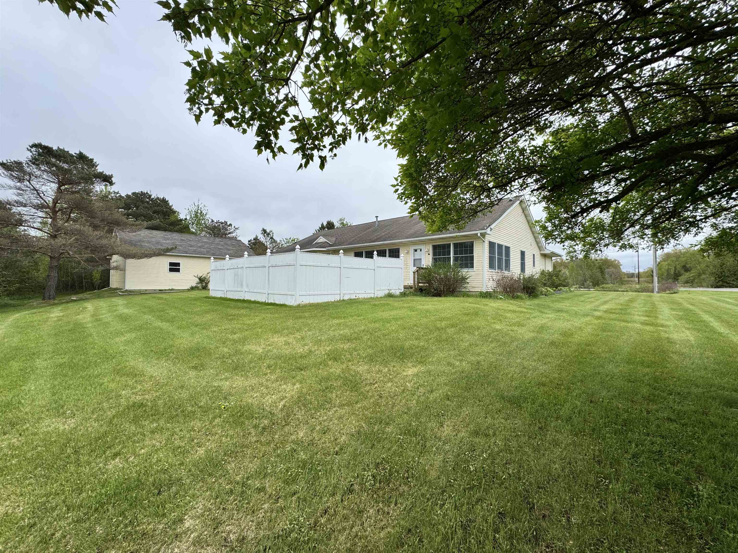 3201 East Long Lake Road Harrison, MI 48625 - Photo 42 of 47 1933959-18fd1c0a-4edc-49c2-a526-a68c6139b406.JPG