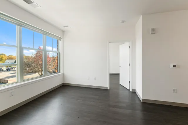 $1,586 | 2420 East Capitol Drive, Unit 204, Shorewood, WI 53211