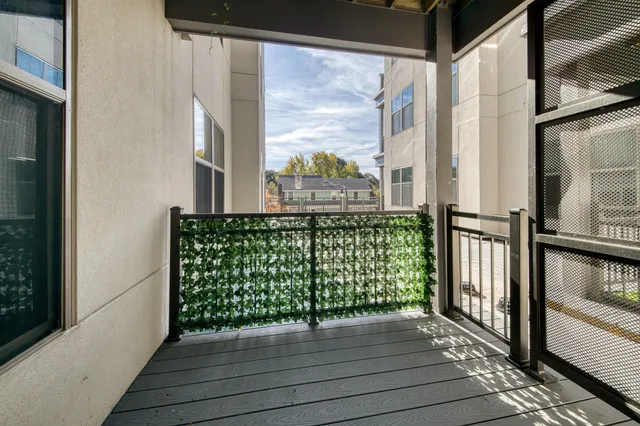 $1,586 | 2420 East Capitol Drive, Unit 204, Shorewood, WI 53211