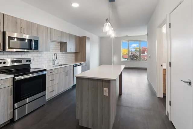 $1,586 | 2420 East Capitol Drive, Unit 204, Shorewood, WI 53211