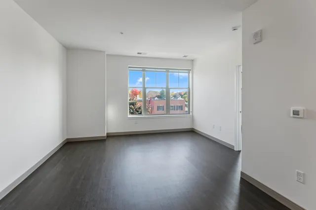 $1,586 | 2420 East Capitol Drive, Unit 204, Shorewood, WI 53211