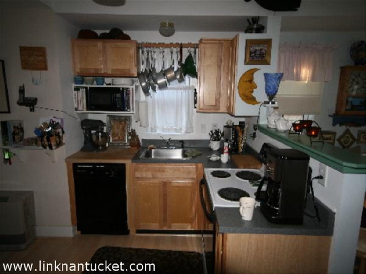37 Old South Road, Unit 15 Nantucket, MA 02554 - Photo 5 of 11 Full Kitchen