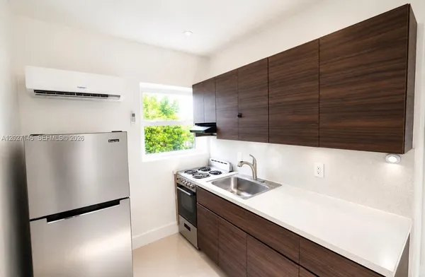 $1,600 | 551 Northeast 61st Street, Unit 4, Miami, FL 33137