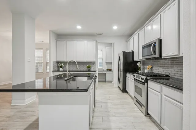 $479,000 | 90 Panterra Way, The Woodlands, TX 77382