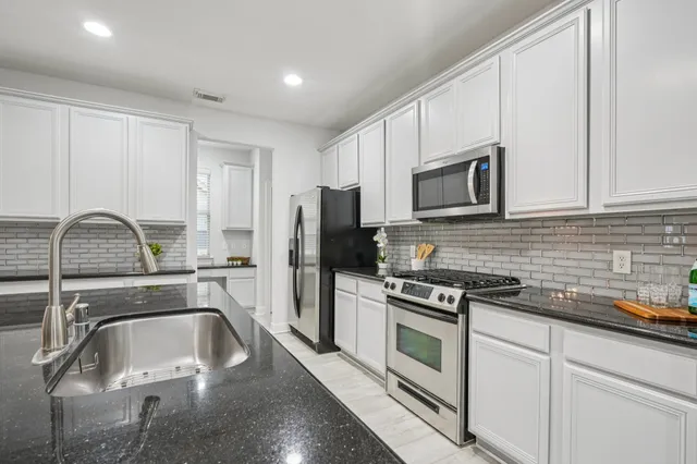 $479,000 | 90 Panterra Way, The Woodlands, TX 77382