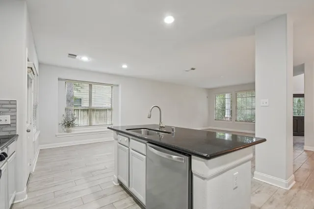 $479,000 | 90 Panterra Way, The Woodlands, TX 77382