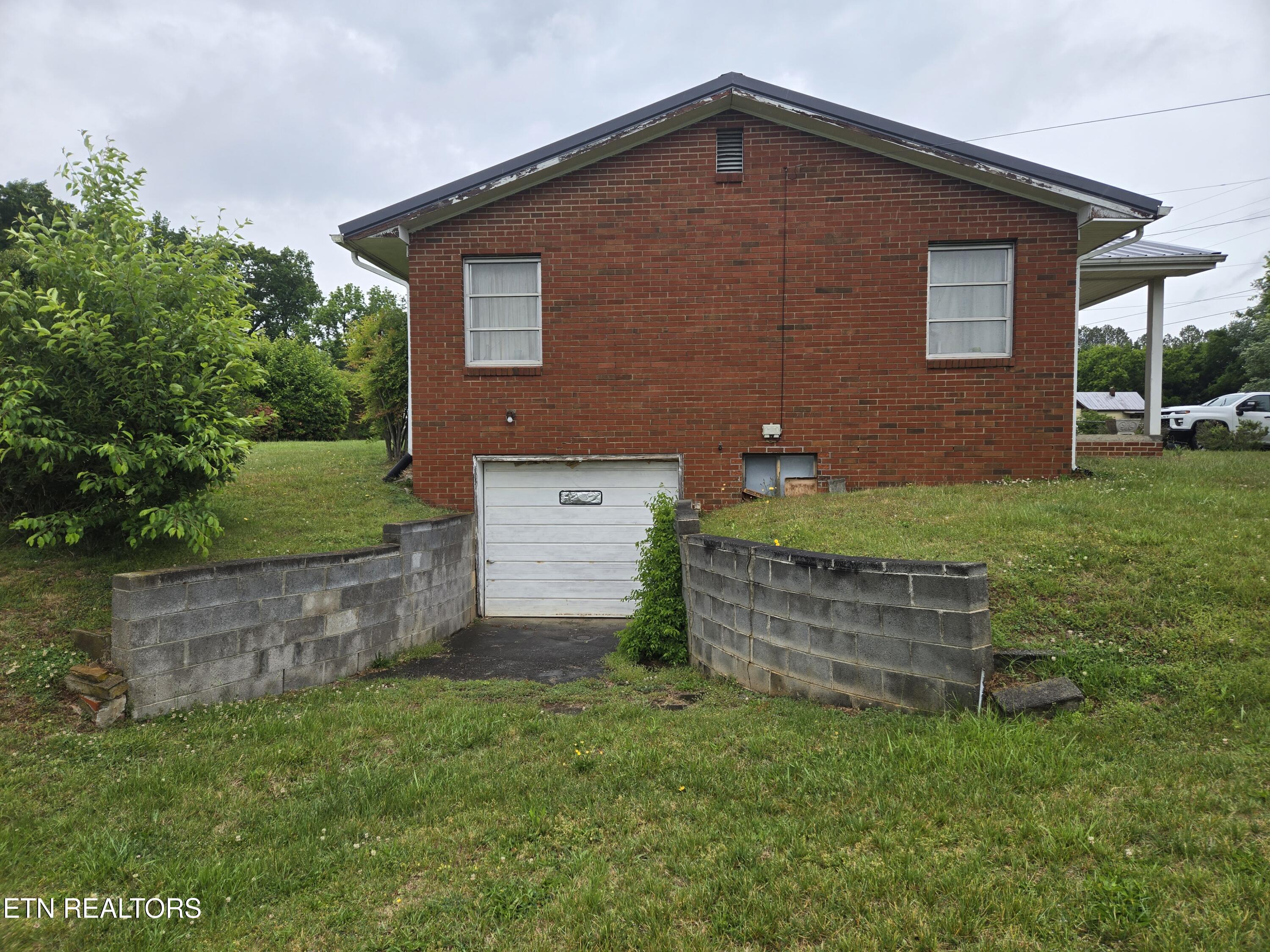 1111 Spout Springs Road Morristown, TN 37814 - Photo 3 of 8 3