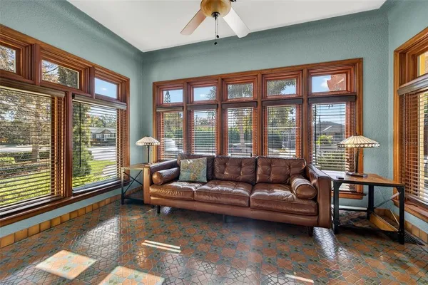 $950,000 | 1431 22nd Avenue North, St. Petersburg, FL 33704