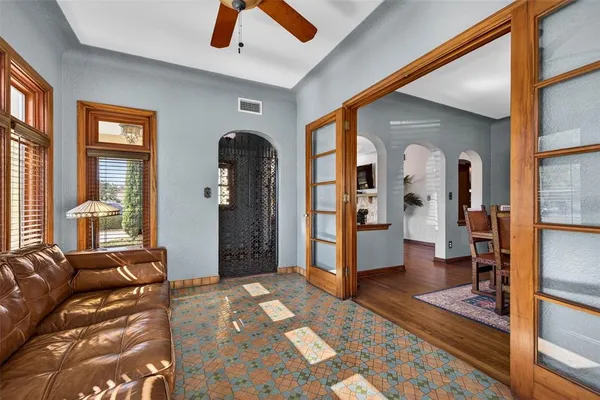 $950,000 | 1431 22nd Avenue North, St. Petersburg, FL 33704