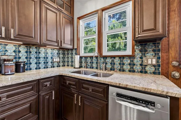 $950,000 | 1431 22nd Avenue North, St. Petersburg, FL 33704