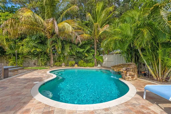 $950,000 | 1431 22nd Avenue North, St. Petersburg, FL 33704