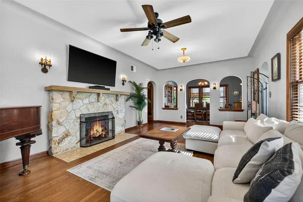 $950,000 | 1431 22nd Avenue North, St. Petersburg, FL 33704