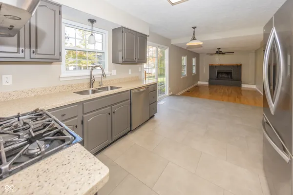 $2,500 | 7810 Cameron Place, Fishers, IN 46038