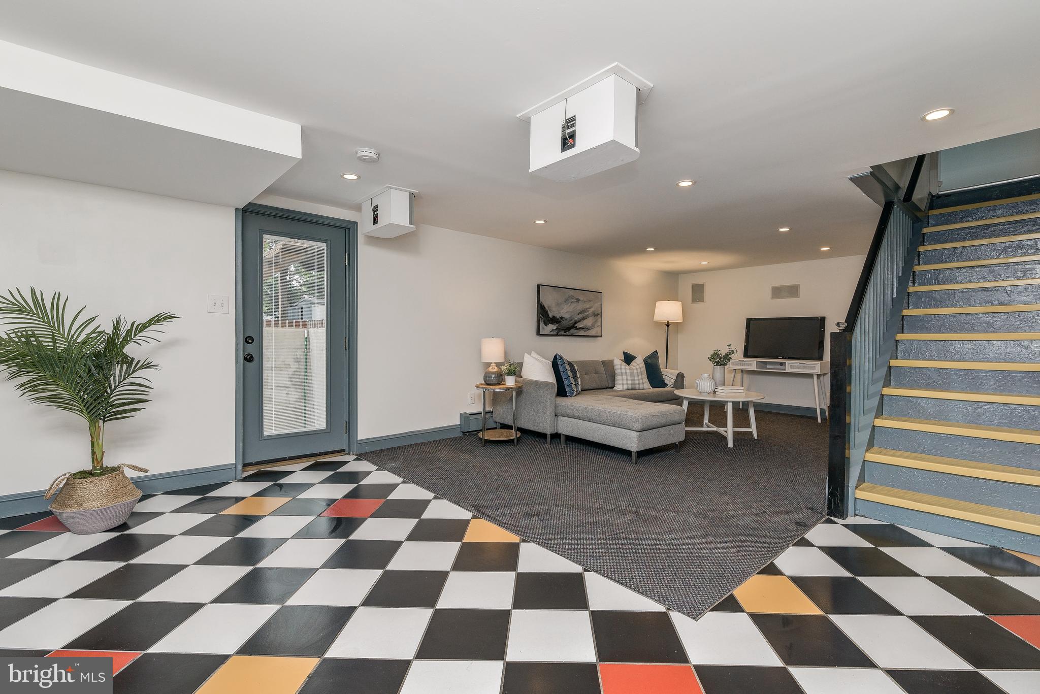 10106 Greenock Road Silver Spring, MD 20901 - Photo 24 of 34 Tiled flooring