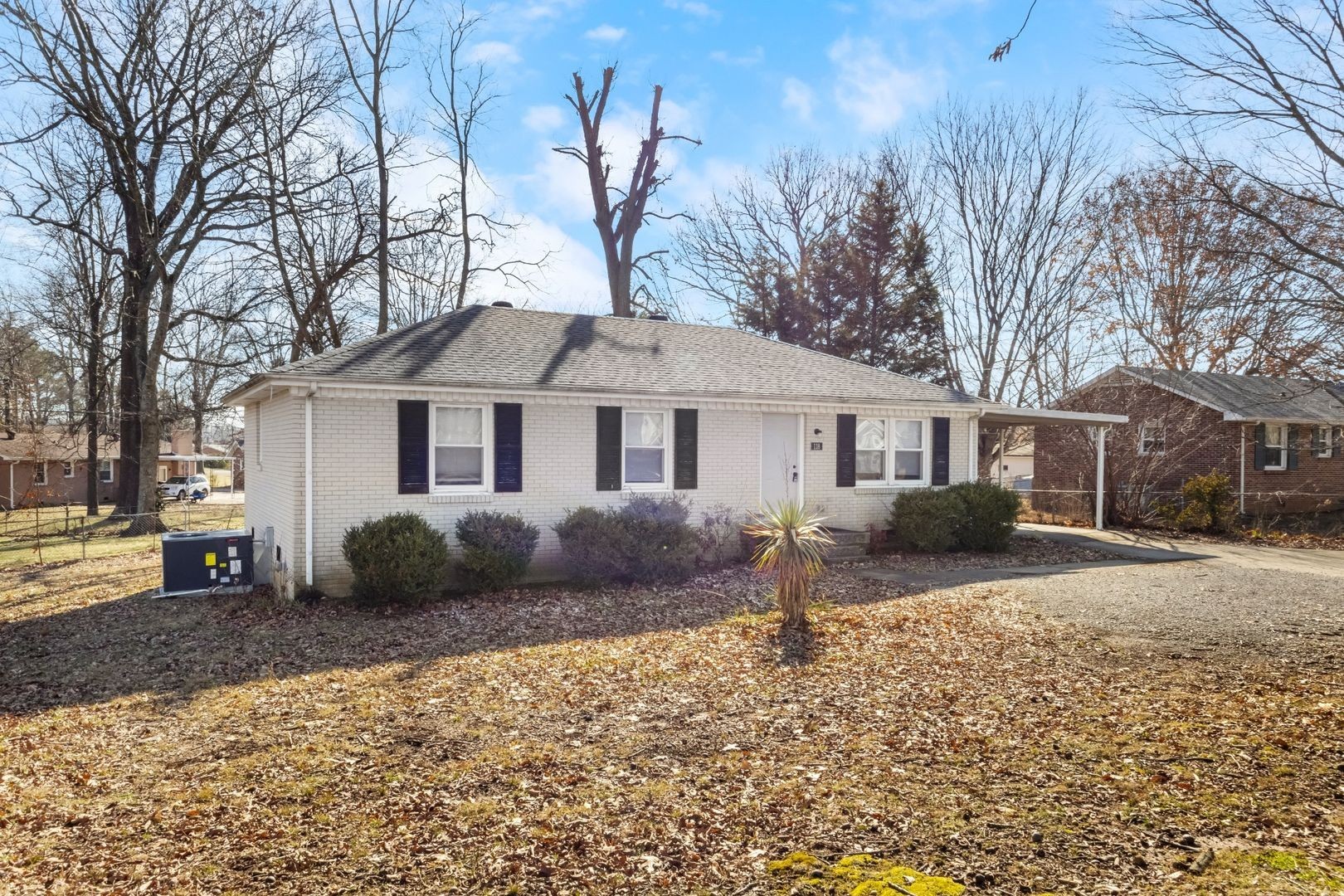 118 Union Hall Road Clarksville, TN 37040 - Photo 26 of 26 a front view of house with yard covered in snow