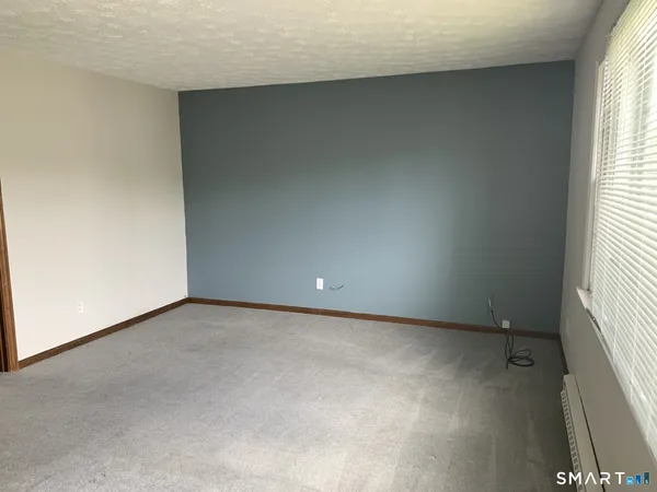 $1,100 | 389 King Street, Bristol, CT 06010