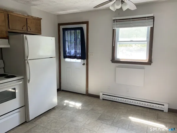 $1,100 | 389 King Street, Bristol, CT 06010