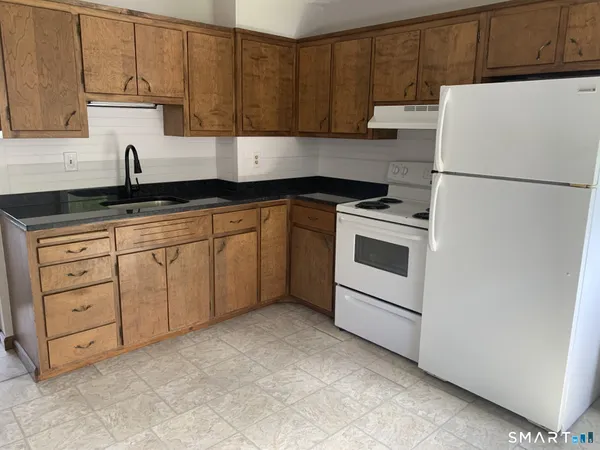 $1,100 | 389 King Street, Bristol, CT 06010
