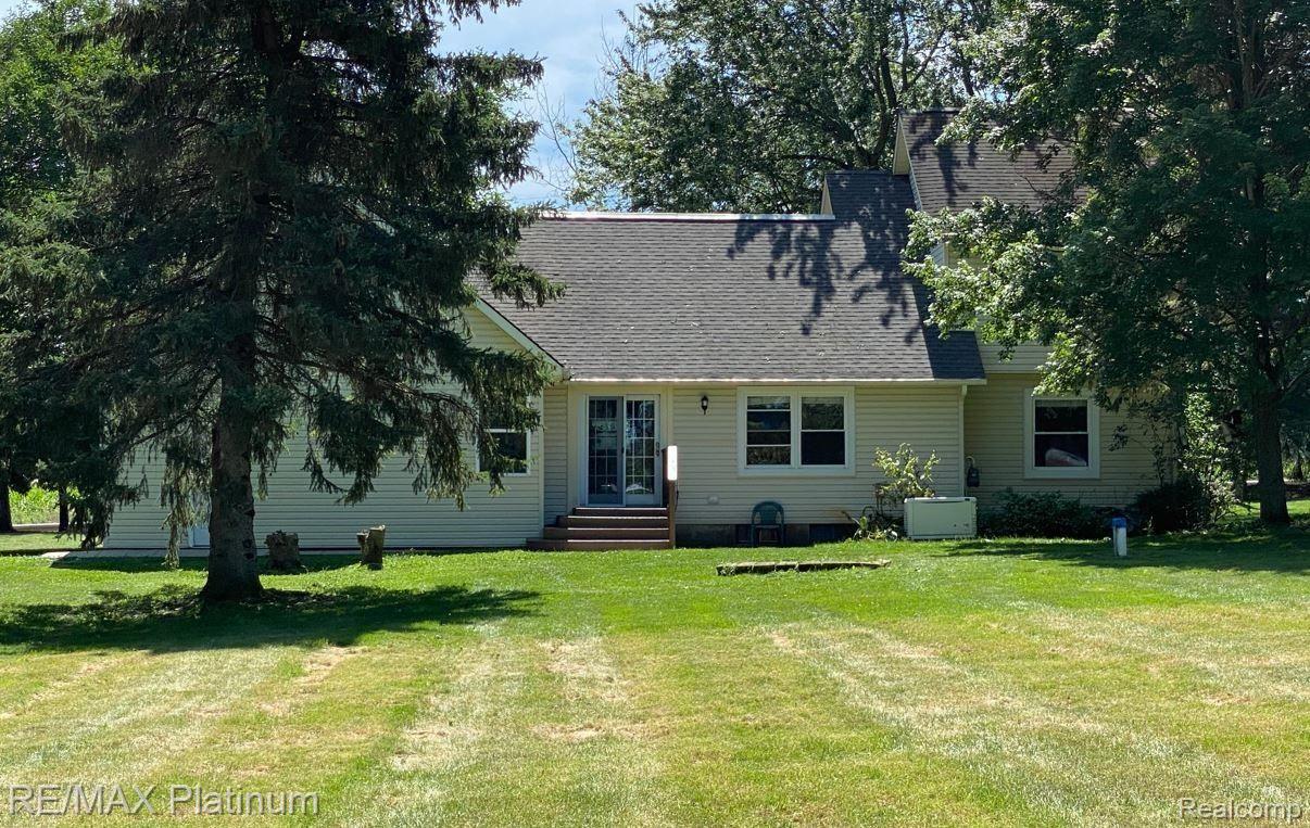3855 Faussett Road Howell, MI 48855 - Photo 12 of 15 4.JPG