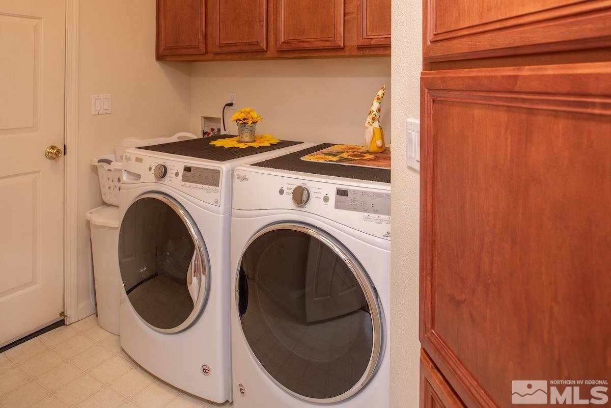 10417 Chadwell Drive Reno, NV 89521 - Photo 21 of 40 a utility room with dryer and washer