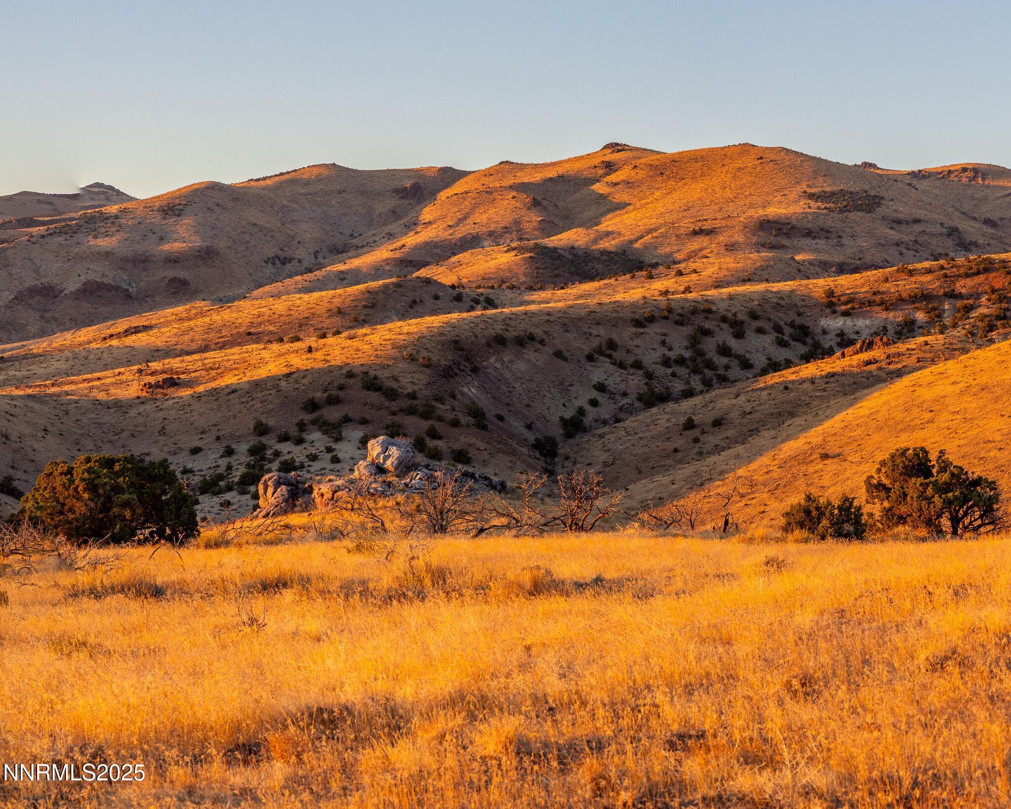 1955 Piute Creek Road, Unit 24 Reno, NV 89510 - Photo 6 of 7 a view of a house with a mountain
