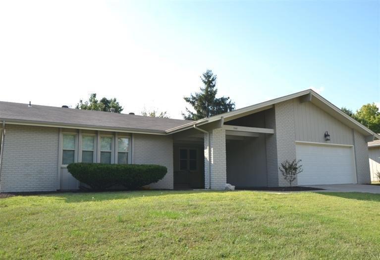 1341 South Raintree Place Springfield, MO 65809 - Photo 1 of 1 Primary Photo