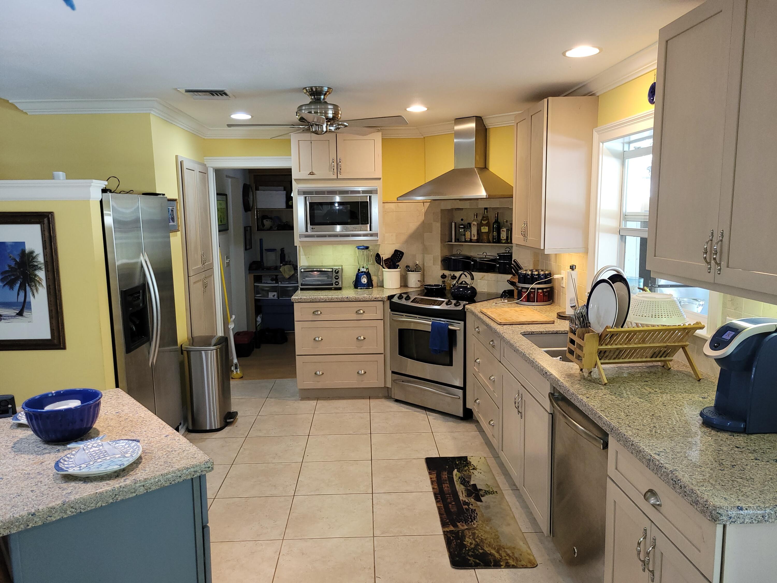 363 Church Road Tequesta, FL 33469 - Photo 7 of 21 Kitchen
