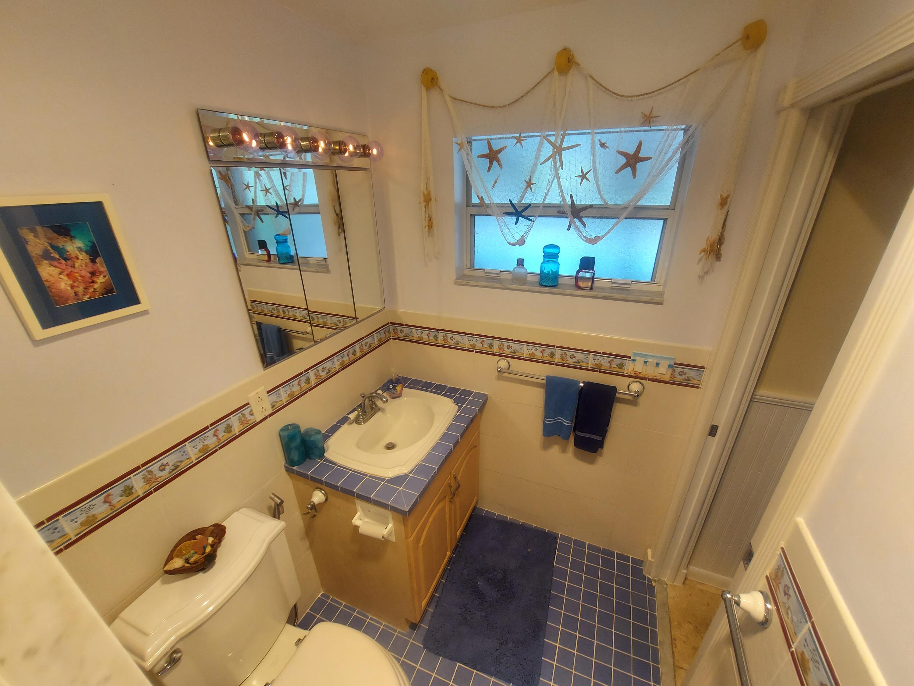 363 Church Road Tequesta, FL 33469 - Photo 9 of 21 Master Bath