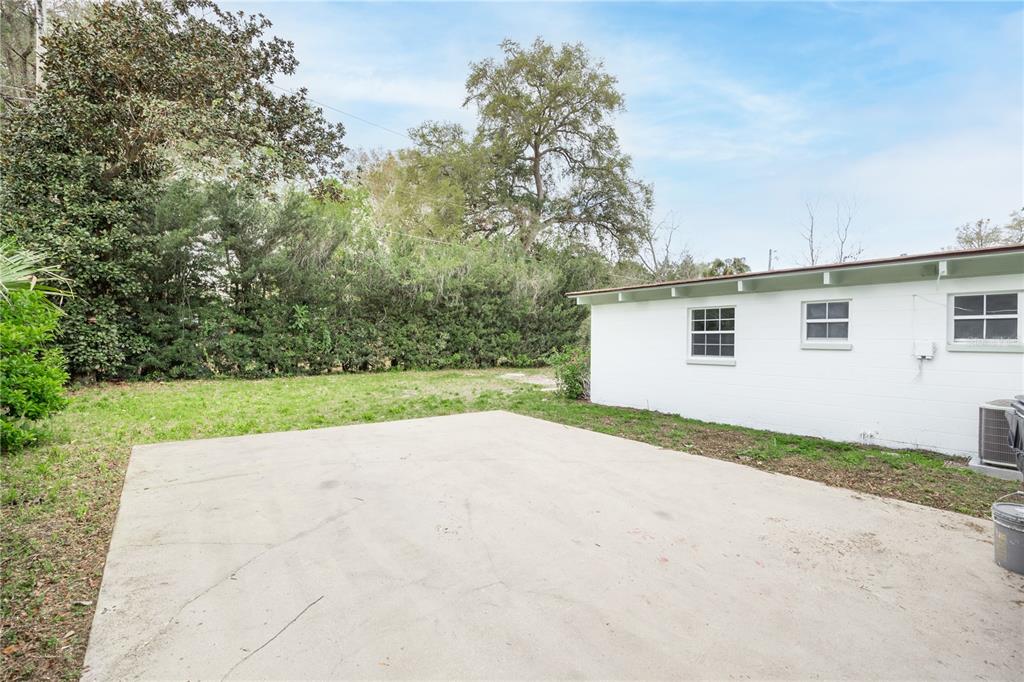 3004 Northeast 12th Street Gainesville, FL 32609 - Photo 5 of 29