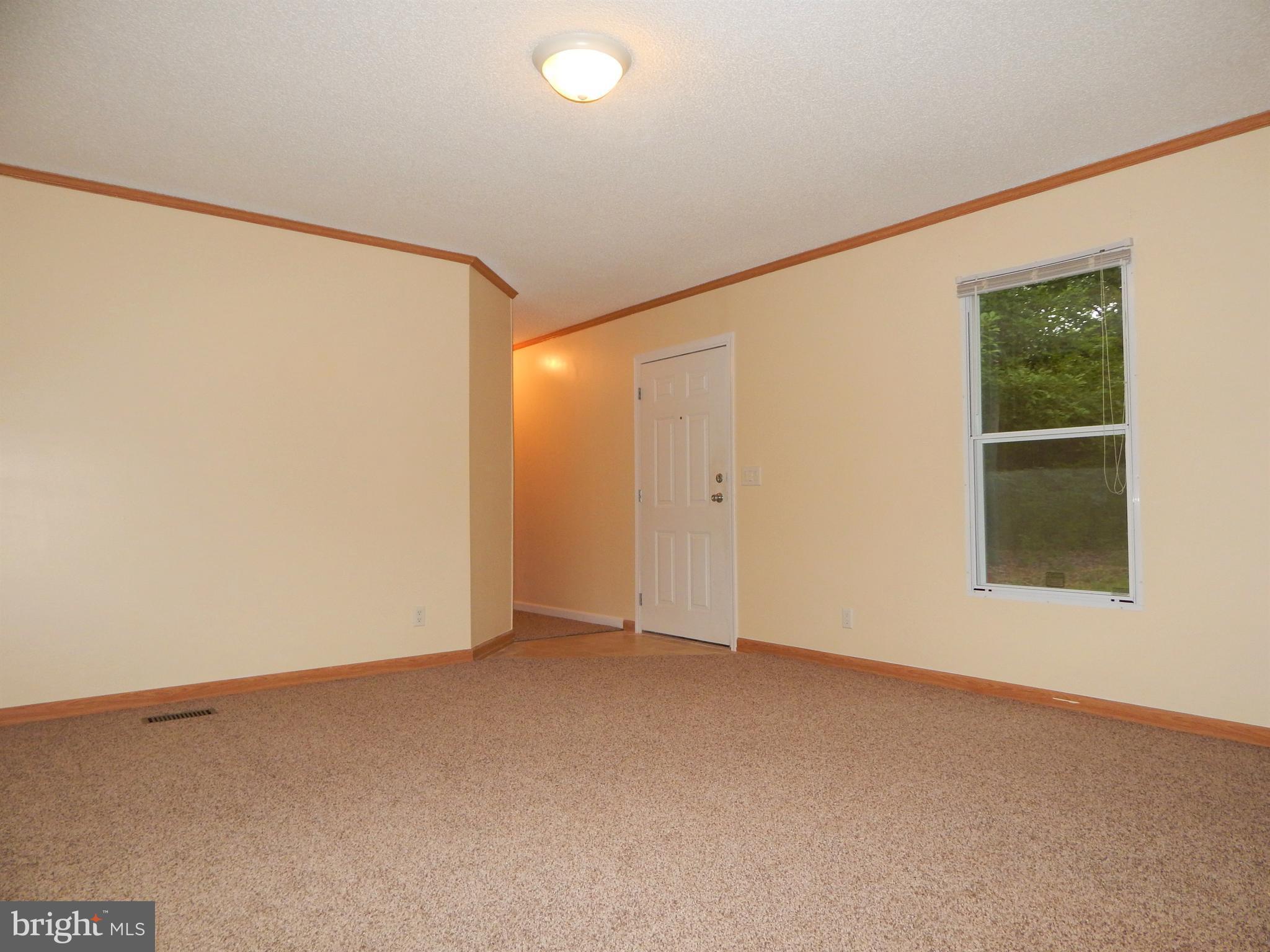 6549 Browning Road Culpeper, VA 22701 - Photo 5 of 22 Living Room
