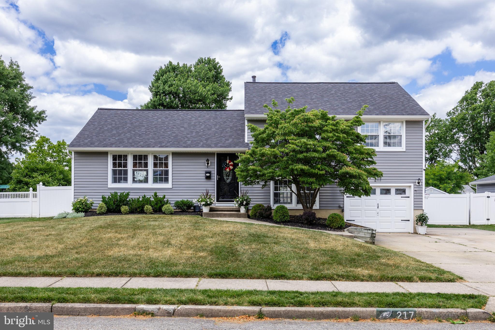 217 Sharrow Vale Road Delran, NJ 08075 - Photo 1 of 30