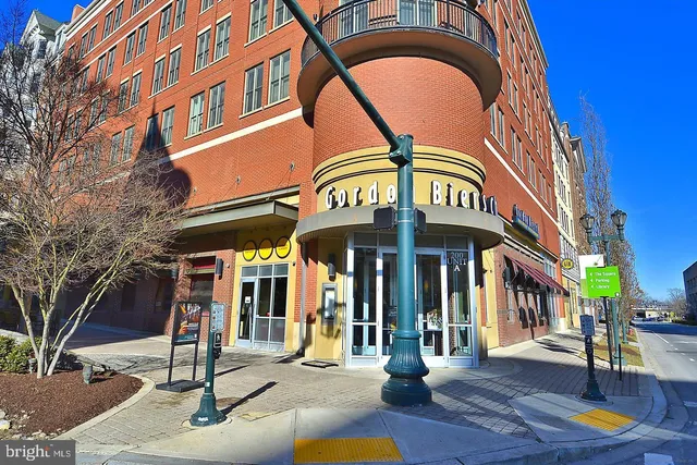 $900,000 | 411 Hurley Avenue, Rockville, MD 20850