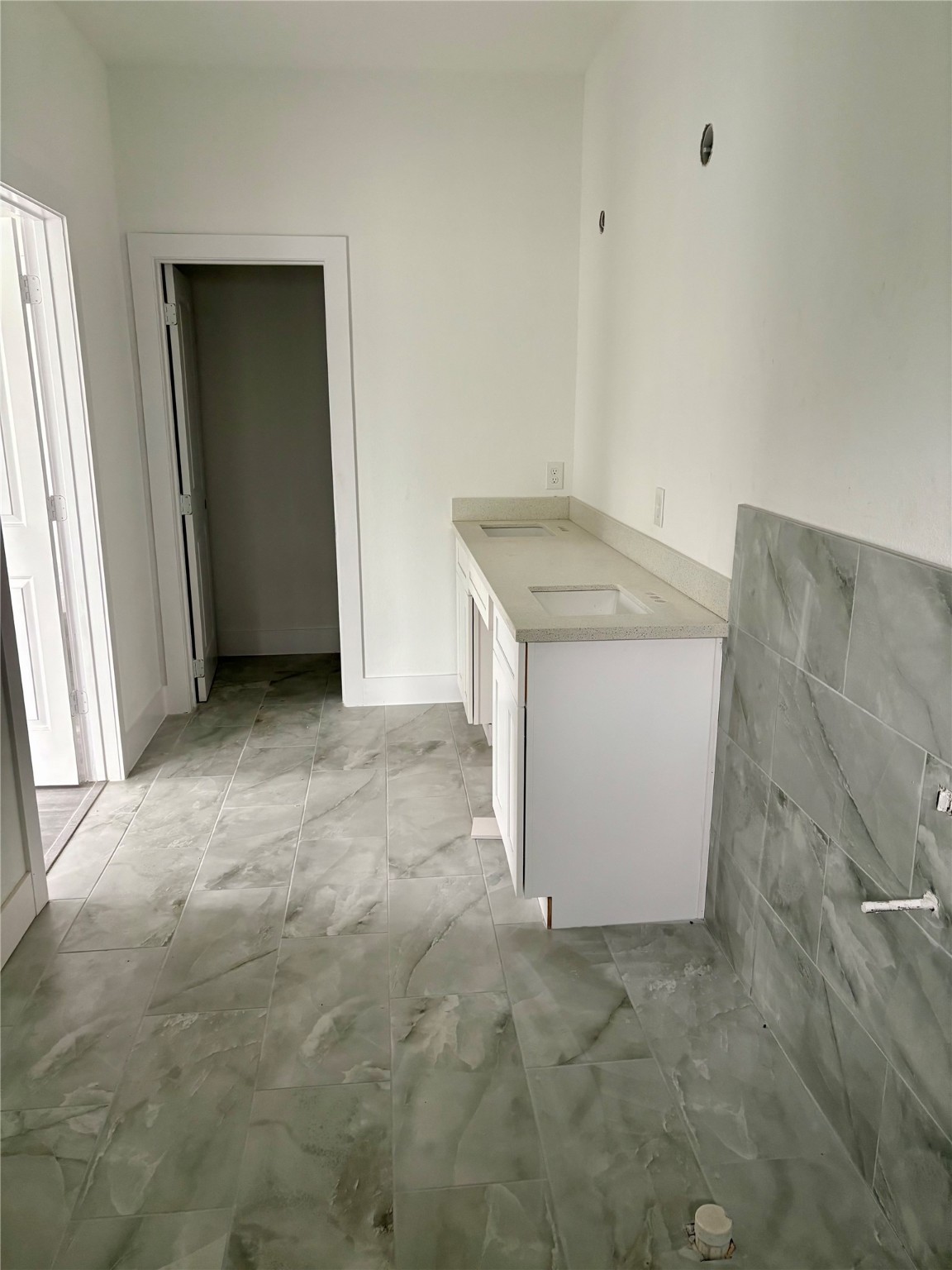 4436 Aledo Street Houston, TX 77051 - Photo 14 of 16 an empty room with storage