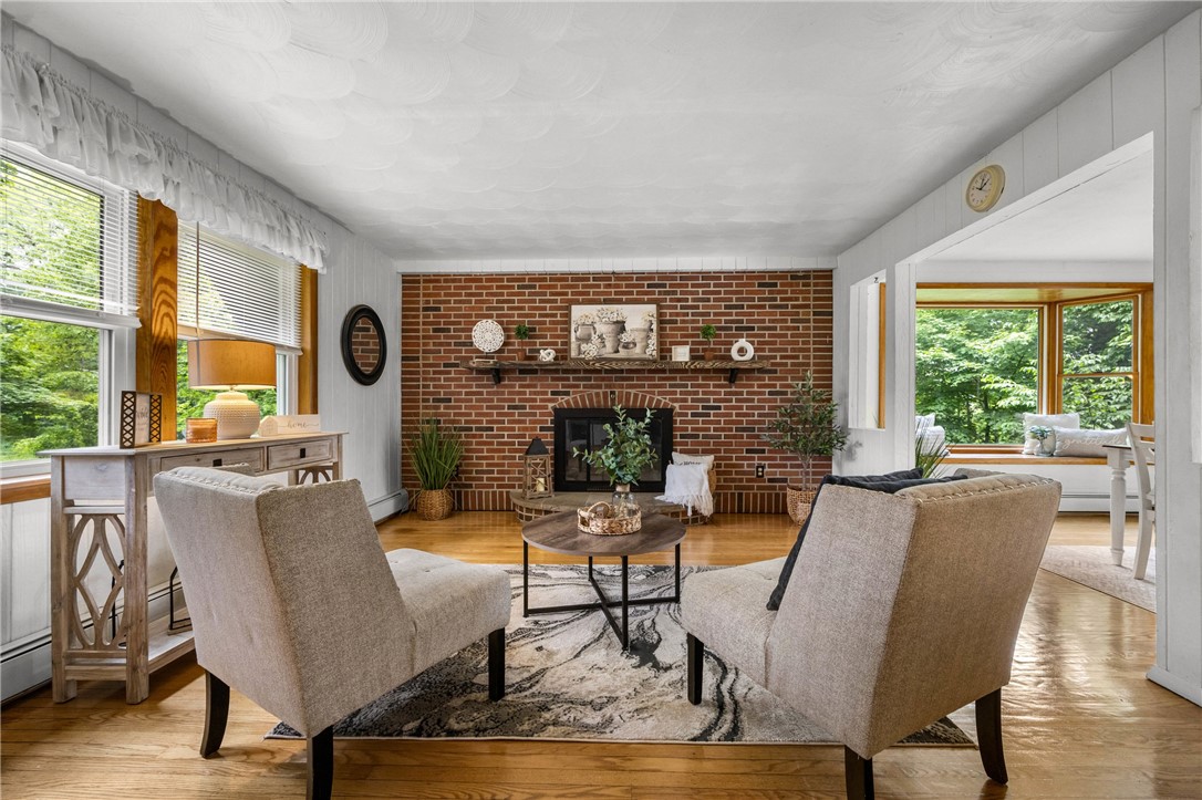 7242 Jackson Hill Road Arcadia, NY 14513 - Photo 4 of 39 Living Room