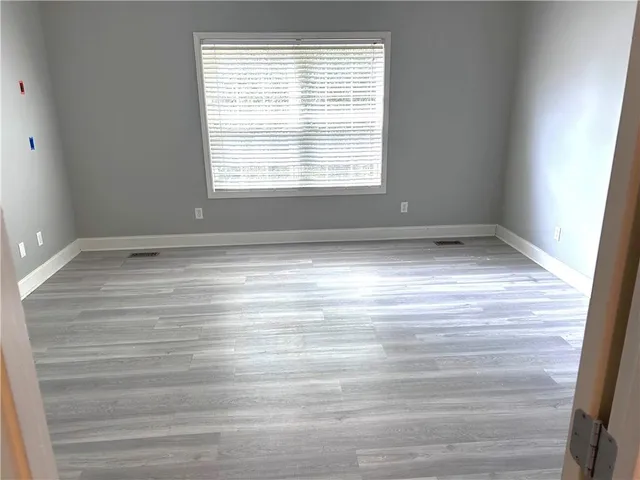 a view of empty room with window
