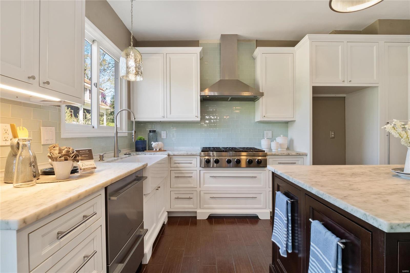 443 East Jackson Road Webster Groves, MO 63119 - Photo 11 of 36 Gallery Image 11