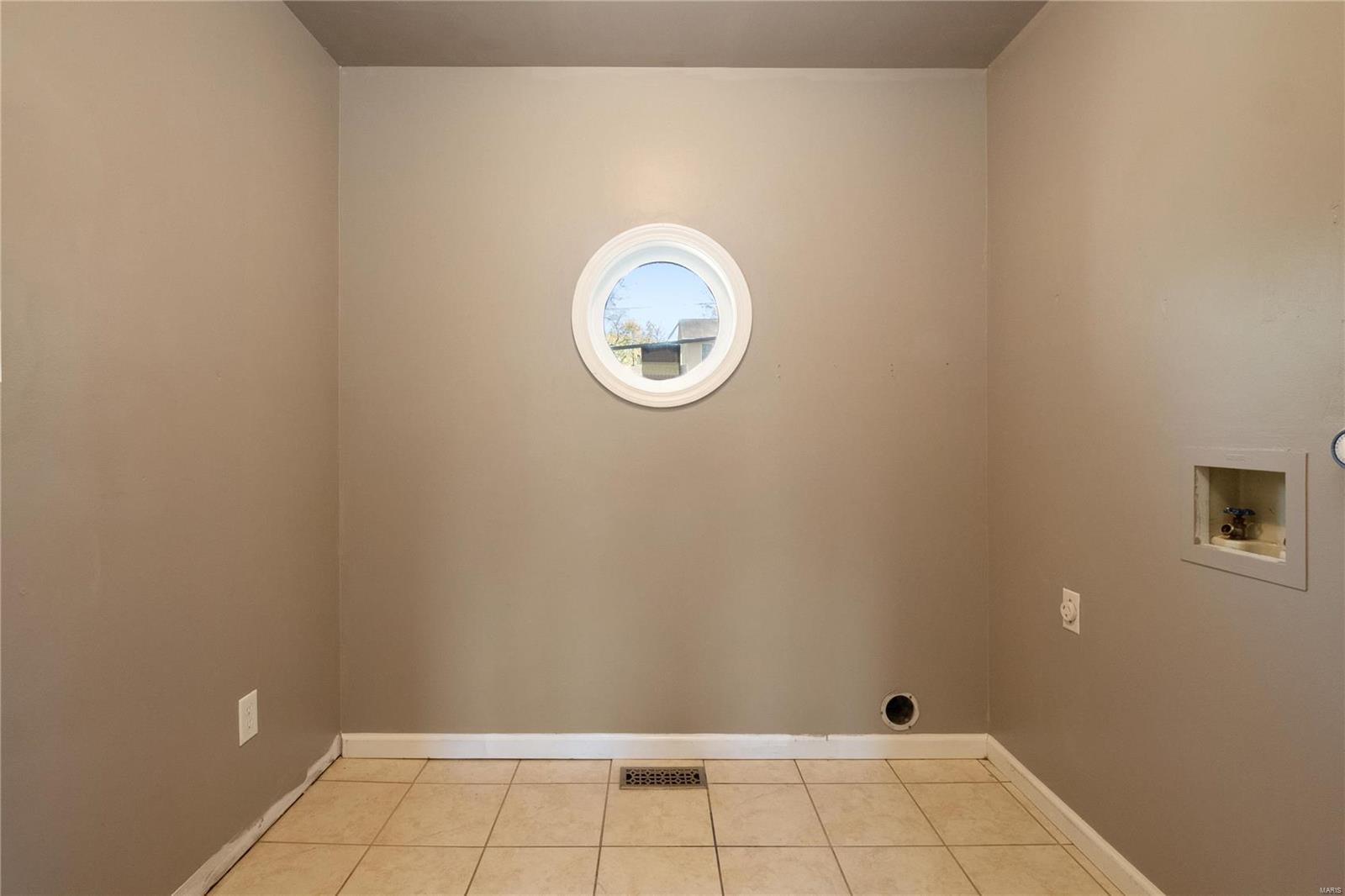 443 East Jackson Road Webster Groves, MO 63119 - Photo 16 of 36 Gallery Image 16