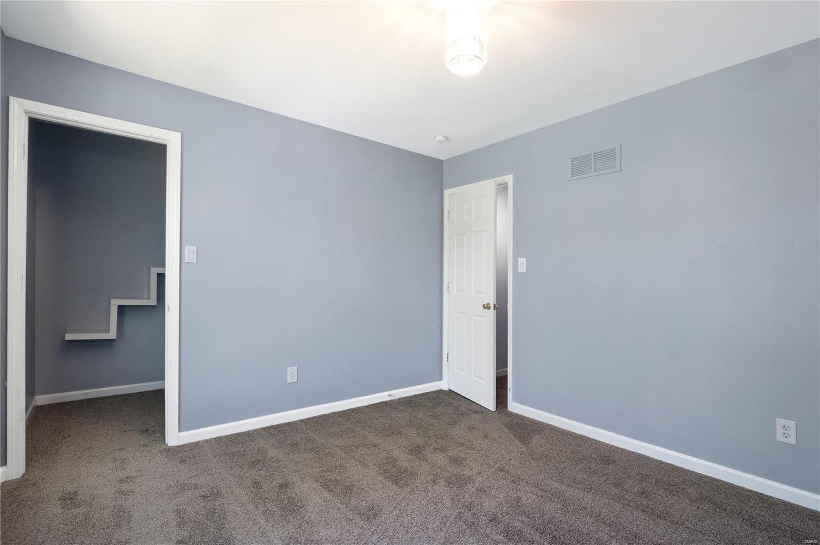 443 East Jackson Road Webster Groves, MO 63119 - Photo 24 of 36 Gallery Image 24