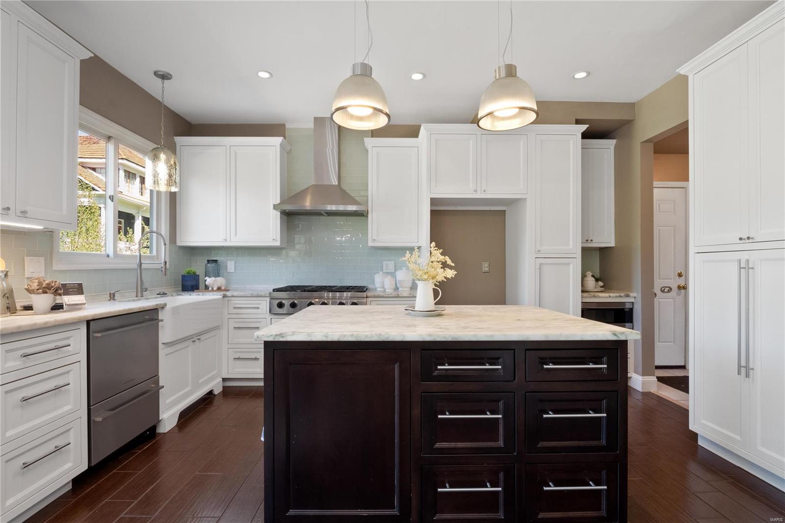 443 East Jackson Road Webster Groves, MO 63119 - Photo 8 of 36 Gallery Image 8