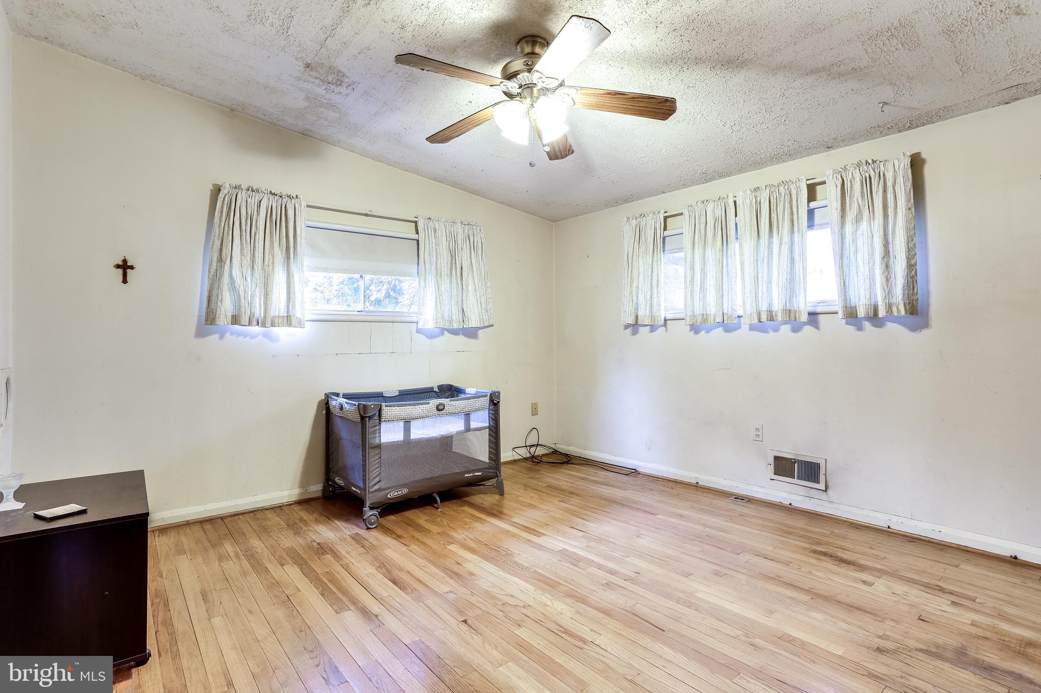 4126 Ronis Road Baltimore, MD 21208 - Photo 17 of 31 BEDROOM 3