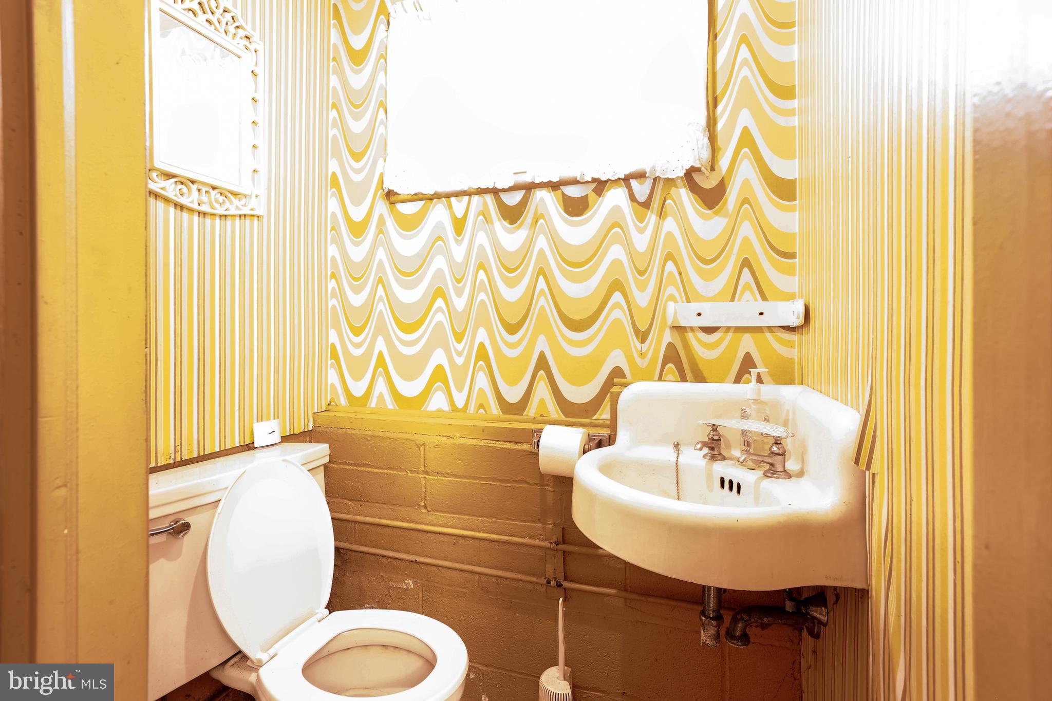 4126 Ronis Road Baltimore, MD 21208 - Photo 25 of 31 BATHROOM