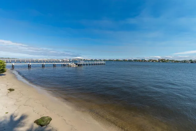 a picture of city view