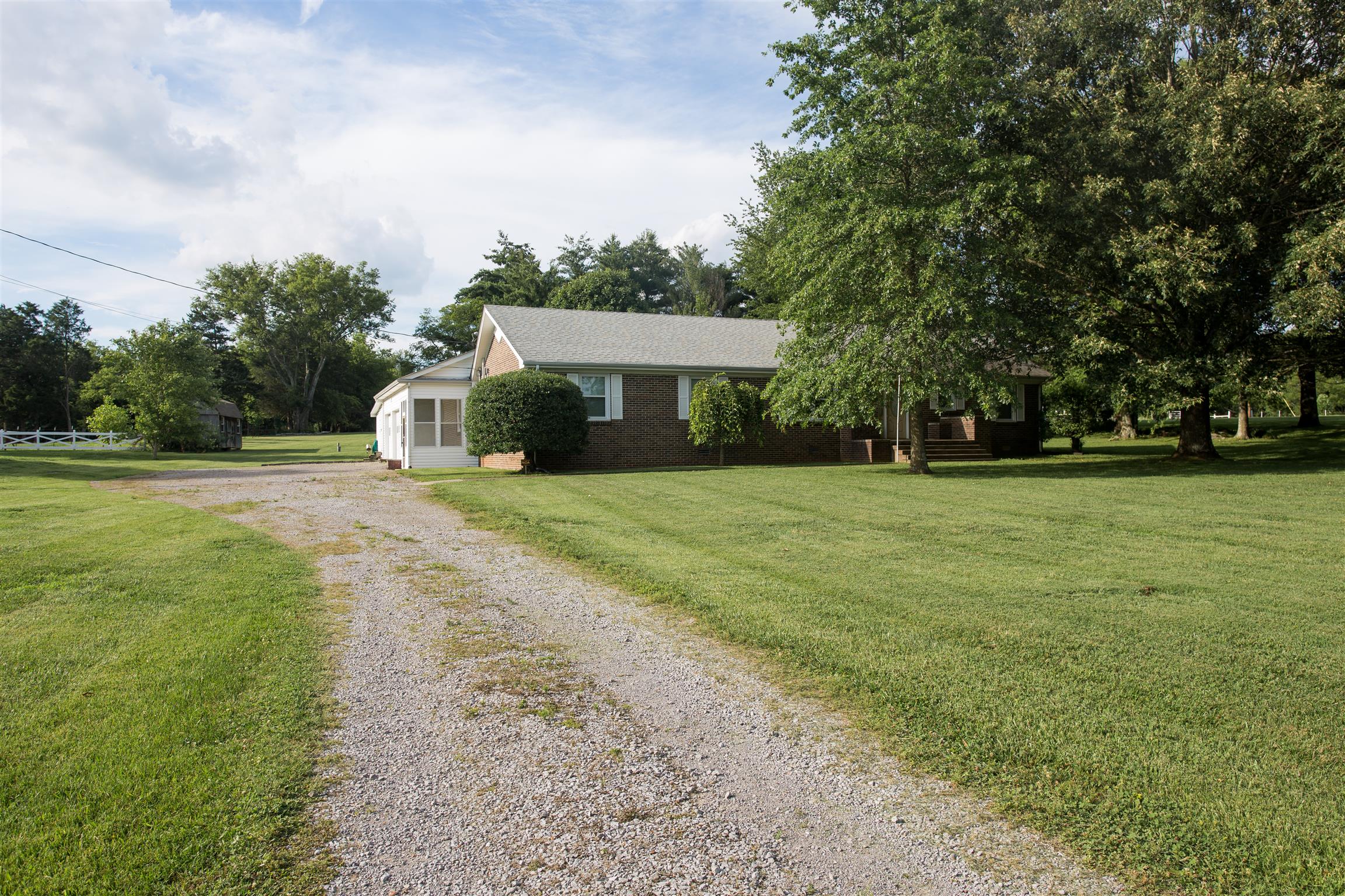1389 Compton Road Murfreesboro, TN 37130 - Photo 2 of 29 Gallery Image 2