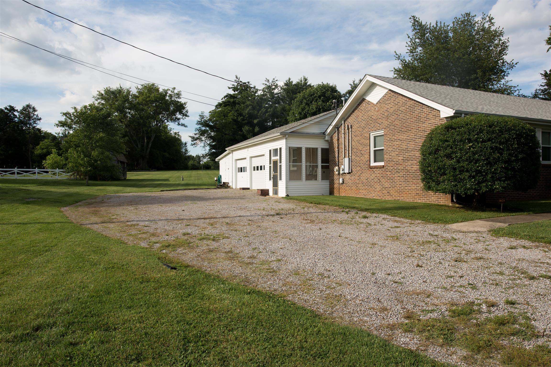 1389 Compton Road Murfreesboro, TN 37130 - Photo 5 of 29 2 car garage with large shop