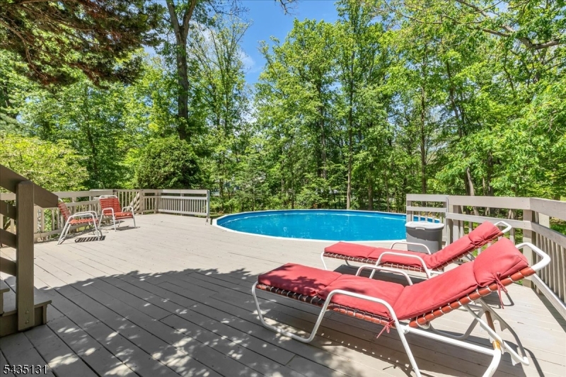18 Stiles Road Warren, NJ 07059 - Photo 30 of 36