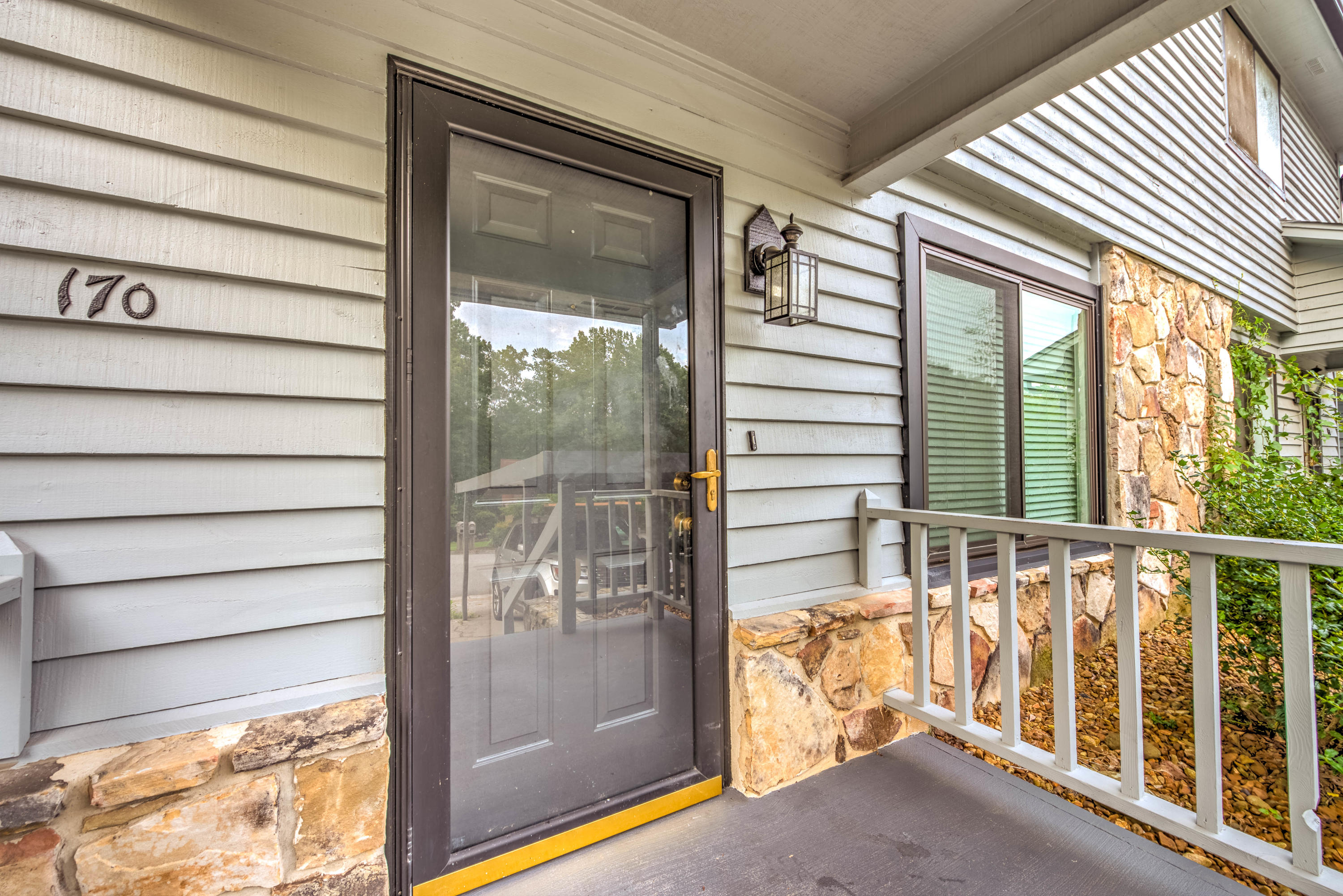 170 Hendrix Drive Oak Ridge, TN 37830 - Photo 3 of 20 3