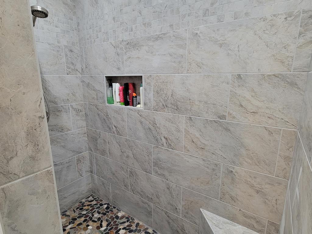 191 Clear Creek Road Cascade, ID 83611 - Photo 43 of 57 Bath to bedroom #4