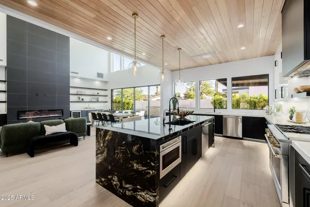 $2,499,000 | 6541 East 2nd Street, Scottsdale, AZ 85251