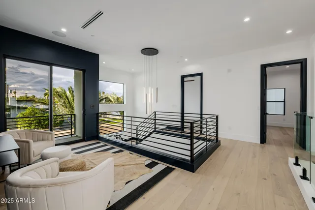 $2,499,000 | 6541 East 2nd Street, Scottsdale, AZ 85251