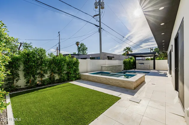 $2,499,000 | 6541 East 2nd Street, Scottsdale, AZ 85251